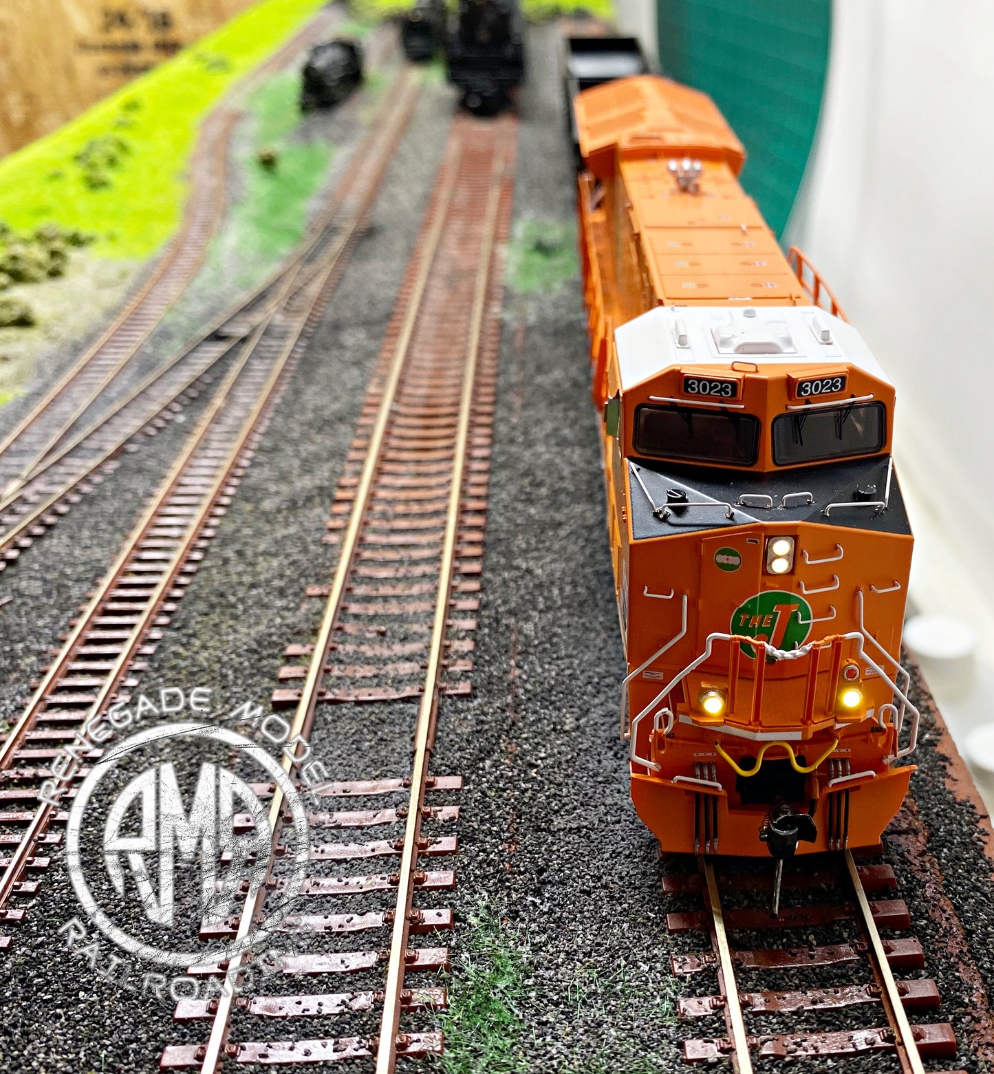 Intermountain 497111S-01 HO CN EJ&E Heritage GE ET44AC Locomotive DCC Sound