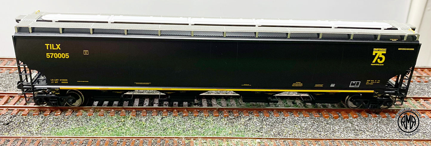 Walthers 920-110324 HO Scale TILX 67' Trinity 6351 4-Bay Covered Hopper #570005