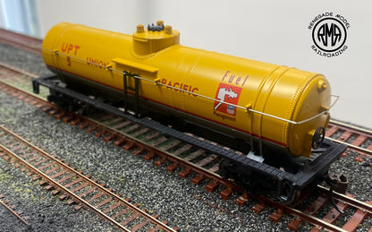 Walthers 9311443 HO Scale Union Pacific Tank Car 5 Armour Yellow Ready to Run